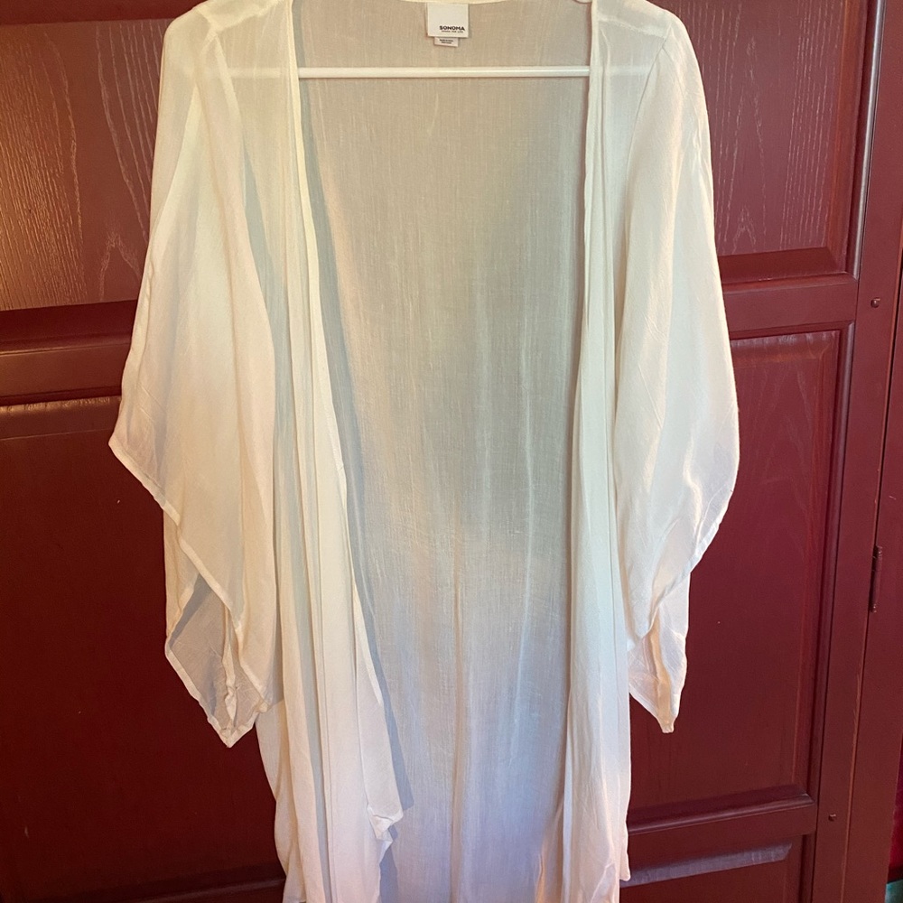 White, lite cover, wrap.